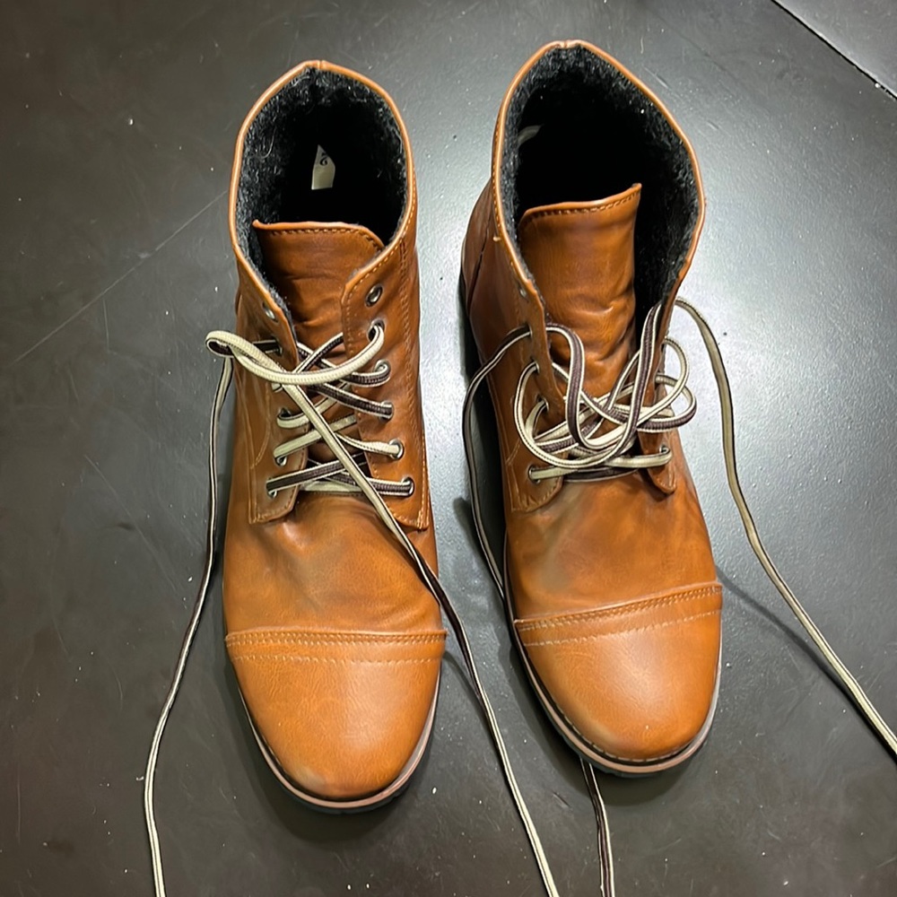 Leather Thursday Boots - Size 9